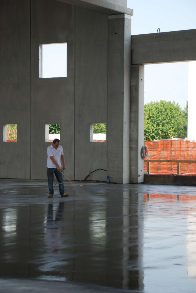 Ecobeton Pavishield na posadzce przemysłowej