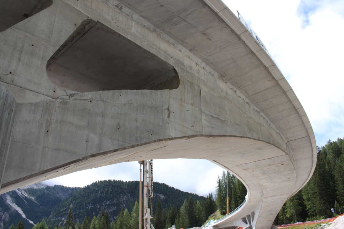 Ecobeton Vetrofluid na betonowym moście autostradowym