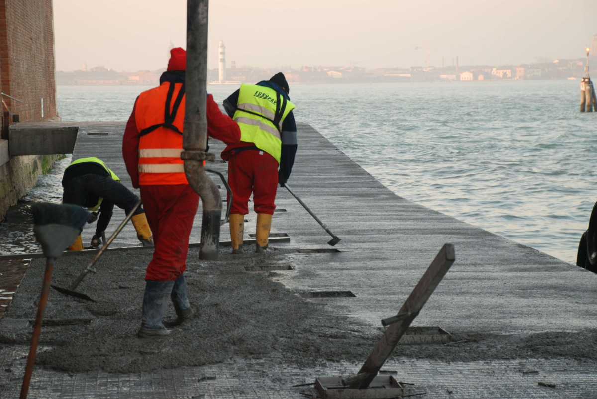 Środek wiążący Ecobeton zastosowany na nabrzeżu portowym w Wenecji